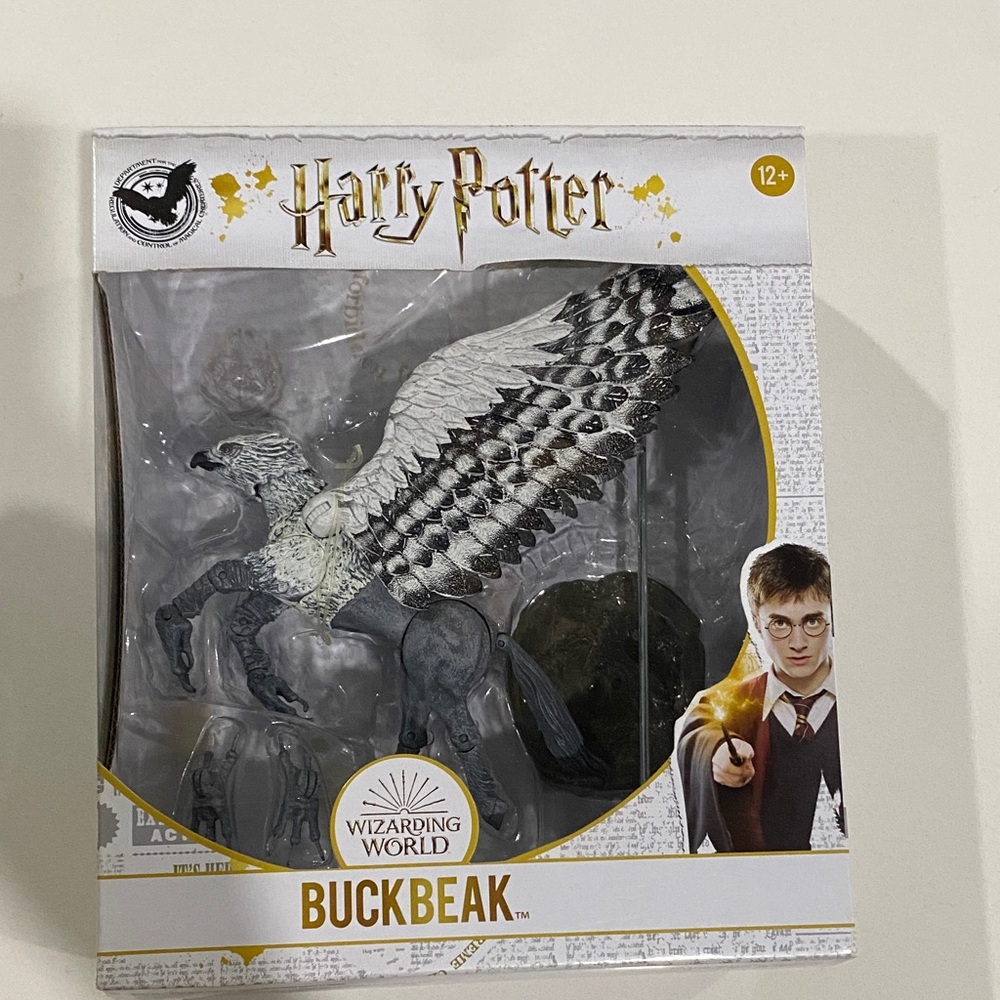 Warner Bros. Buckbeak Figure Costume Accessory - Gray, White and Black